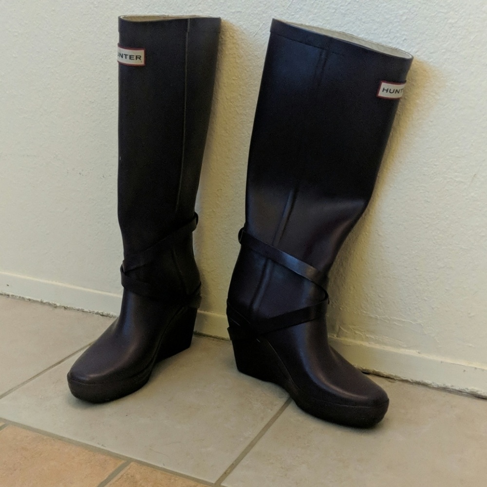 Hunter Andora purple wedge boots sz 6 european 37